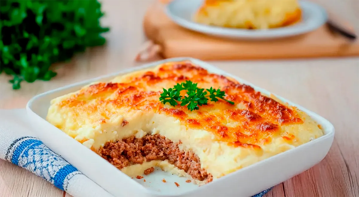 Escondidinho de mandioca com carne moída