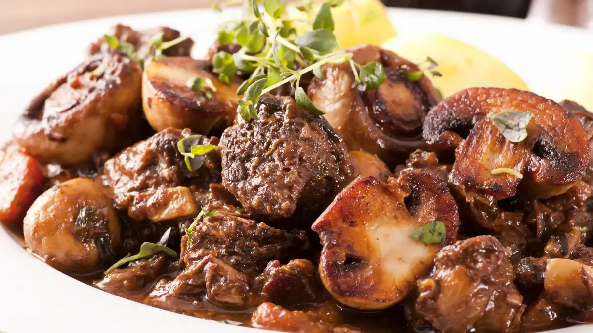 Boeuf Bourguignon de Peito Bovino