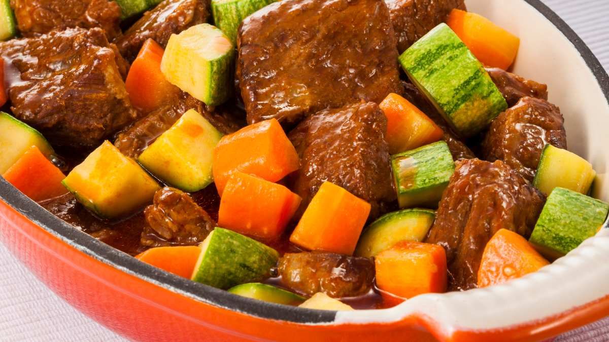Ensopado de Costela com Ragu de Legumes