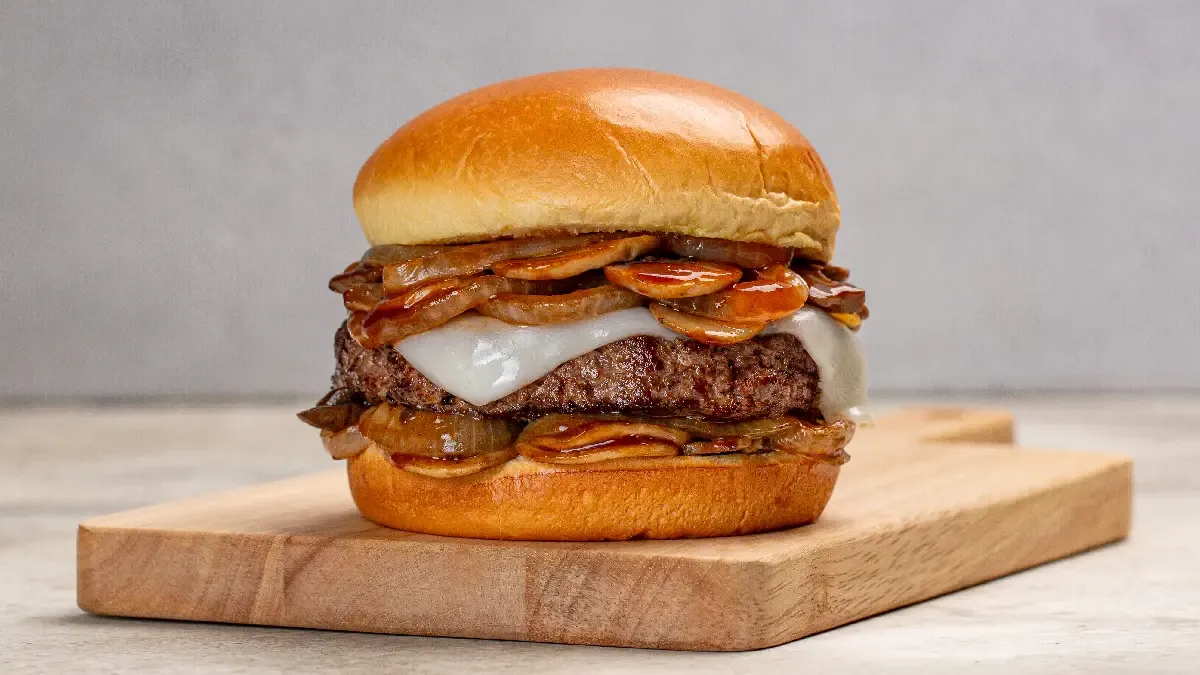 Hambúrguer Gourmet com Queijo Cheddar Inglês