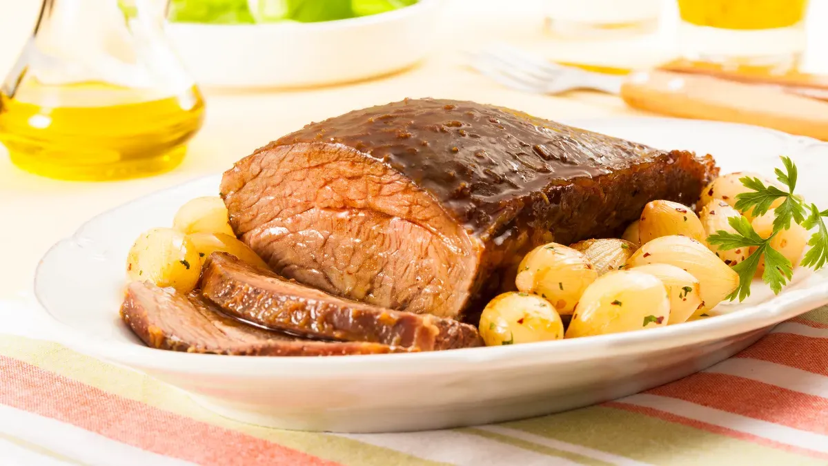 Maminha Assada com Mini Cebolas Caramelizadas