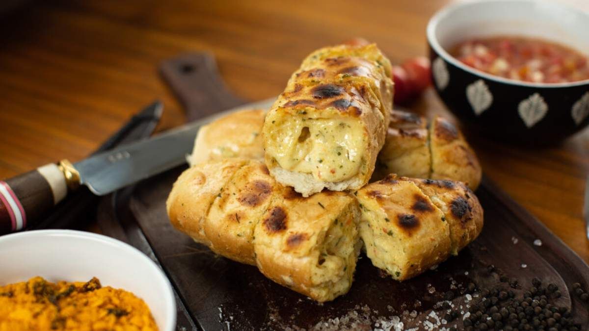 Pão de Alho com Mostarda