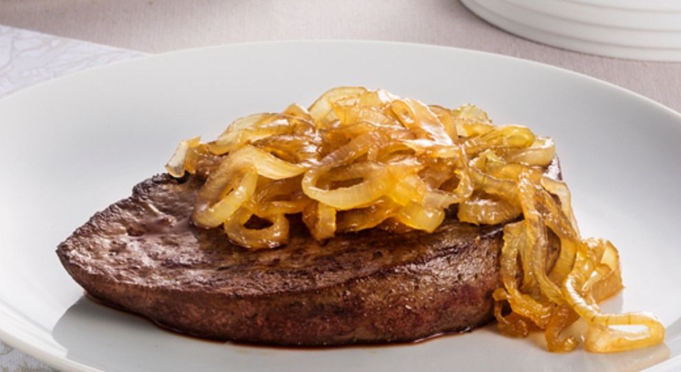 Bife acebolado de patinho
