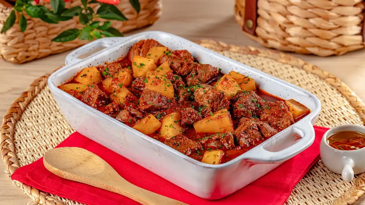 Picadinho de carne com batata
